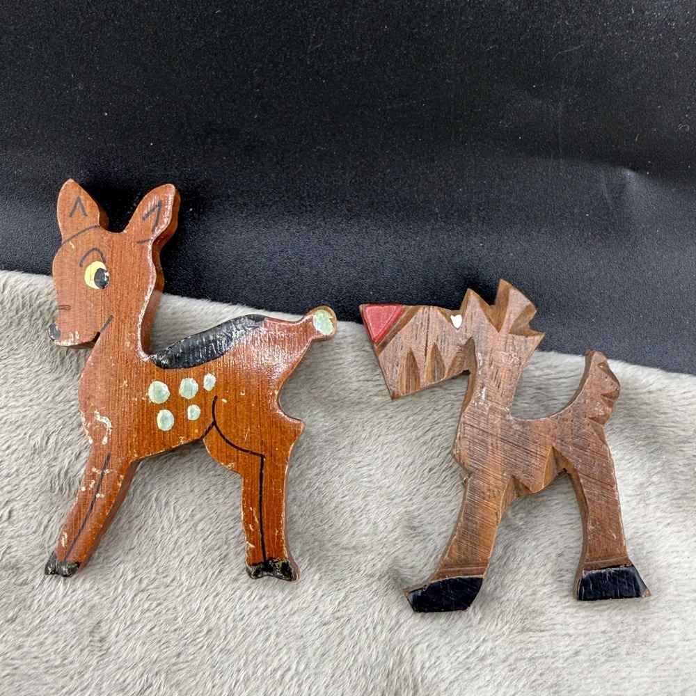 Vintage Estate Brooch Lot Brown Carved Wood Deer Dog Animal‎ Theme